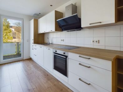 E-Rüttenscheid – 2-Zimmer-Dachgeschosswohnung mit Balkon u. Einbauküche