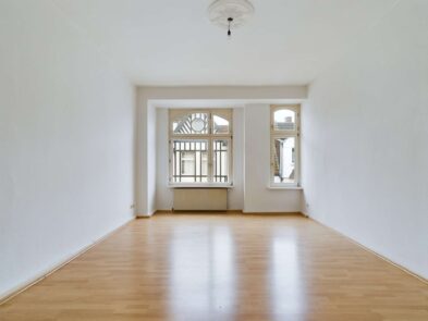 Altbauwohnung – 2-Zimmerwohnung mit 84 m² Wohnfläche Altbauwohnung – 2-Zimmerwohnung mit 84 m² Wohnfläche