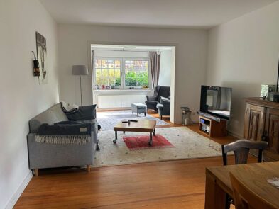 80 m² 2-Zimmer-Wohnung mit kl. Terrasse u. Eckgarten 80 m² 2-Zimmer-Wohnung mit kl. Terrasse u. Eckgarten