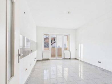 2-Zimmer-Wohnung mit 65 m² u. Balkon 2-Zimmer-Wohnung mit 65 m² u. Balkon