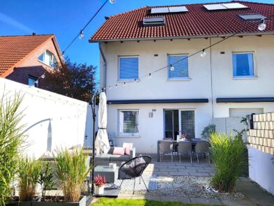 Moderne KfW 70-Doppelhaushälfte – Stilvoll Wohnen in begehrter Lage!
