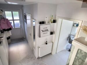 Diele mit Blick zum Eingangsbereich