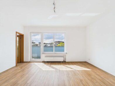 Wohnen in der Innenstadt – 2-Zimmer-Wohnung mit zwei Balkonen u. 48 m² Wfl.