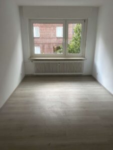 1. OG links Arbeitszimmer